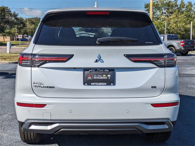 New 2025 Mitsubishi Outlander SE image 6