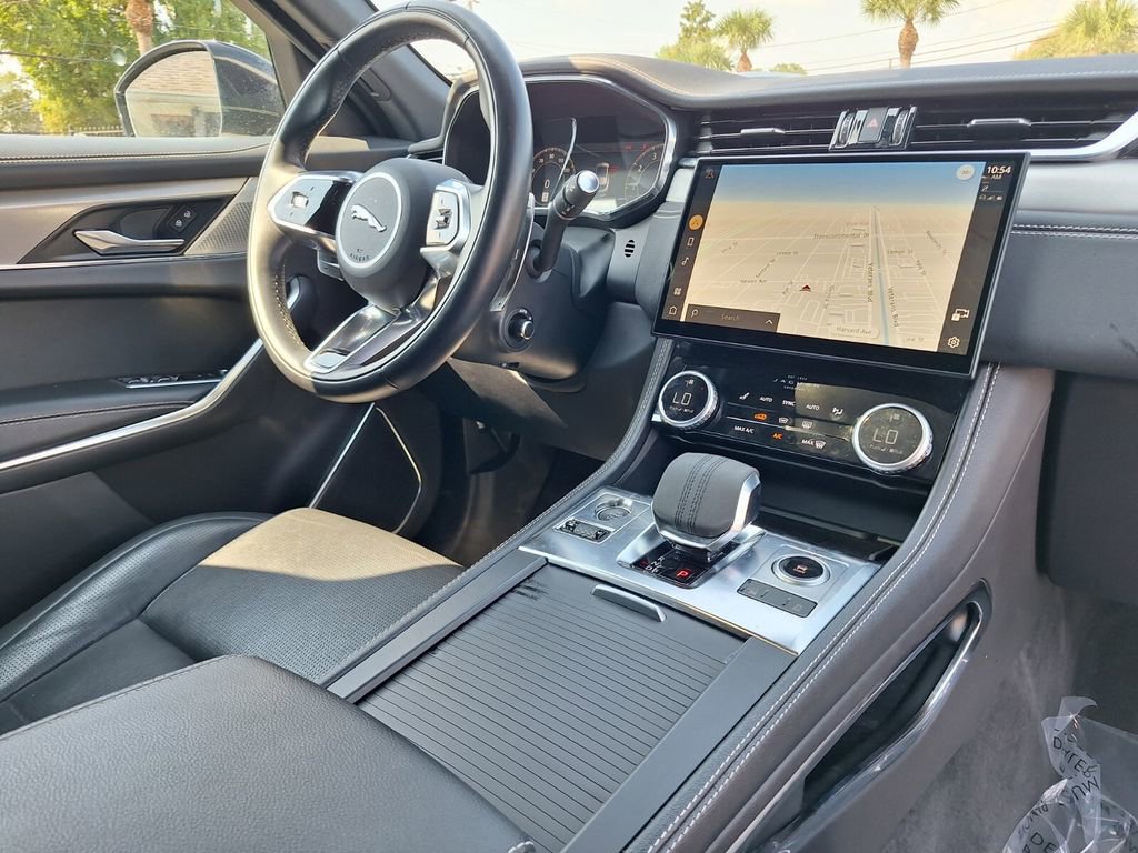 Used 2024 Jaguar F-PACE R-Dynamic S image 25