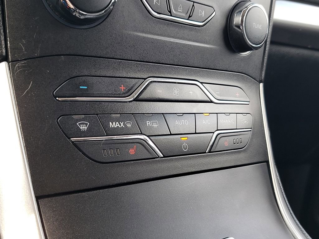 Used 2016 Ford Edge SEL w/ Equipment Group 201A image 21