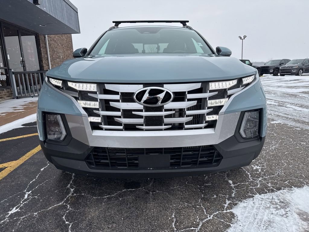 Used 2023 Hyundai Santa Cruz SEL Premium image 3