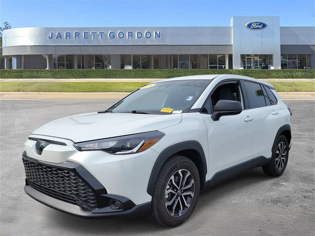 Used 2025 Toyota Corolla Cross AWD Hybrid image 2