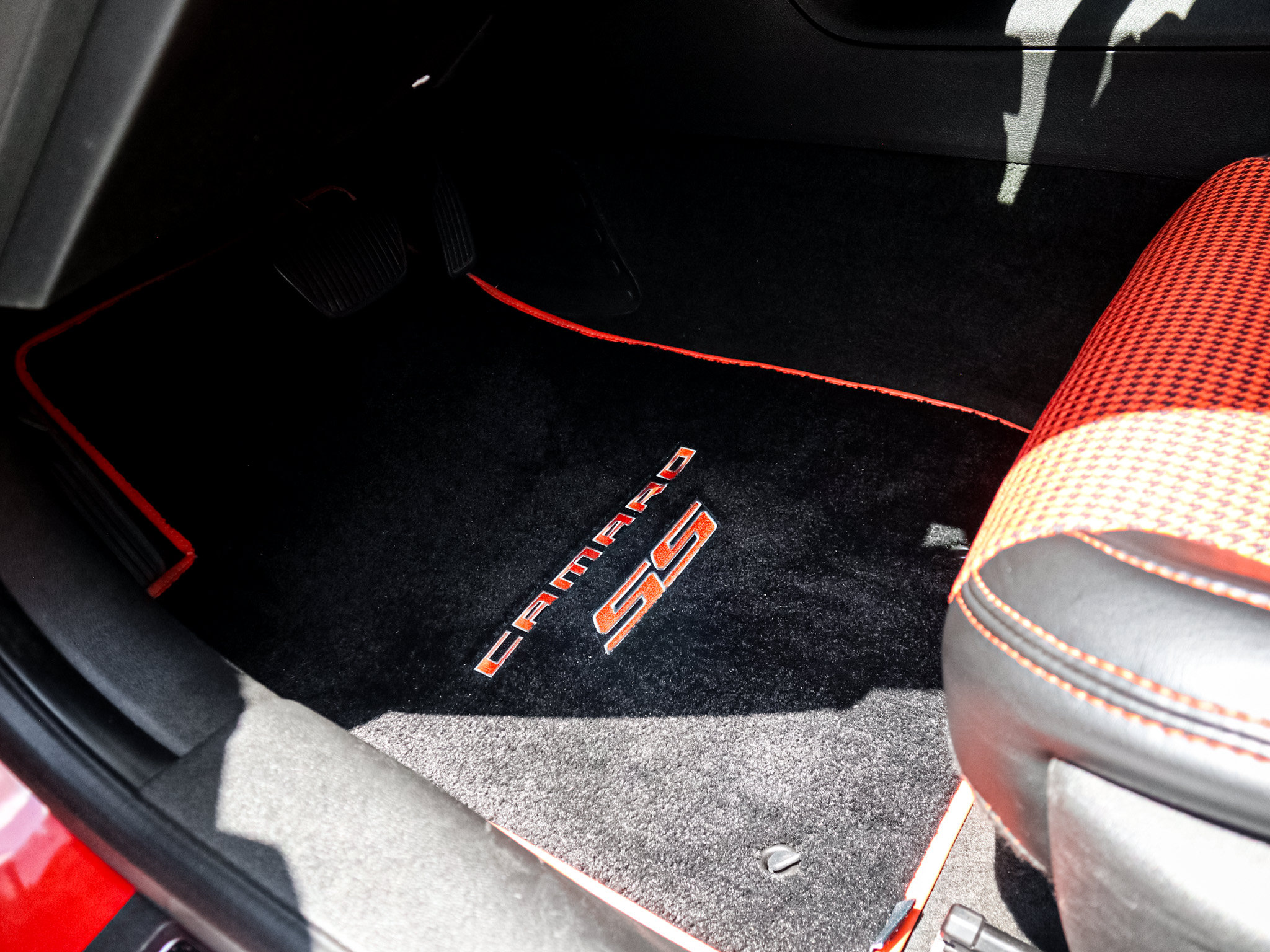 Used 2012 Chevrolet Camaro SS RWD image 17