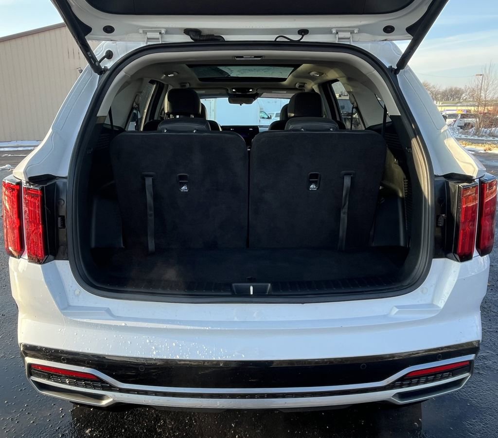 Used 2021 Kia Sorento SX image 4