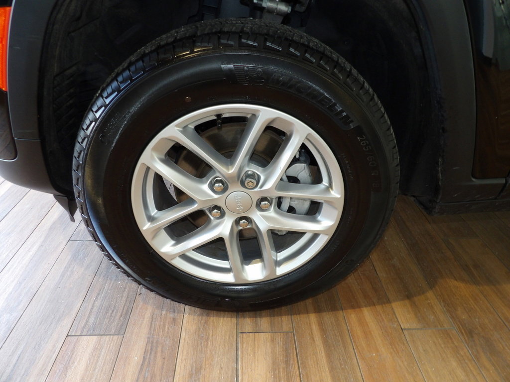 Used 2025 Jeep Grand Cherokee Laredo X w/ Luxury Tech Group I image 10