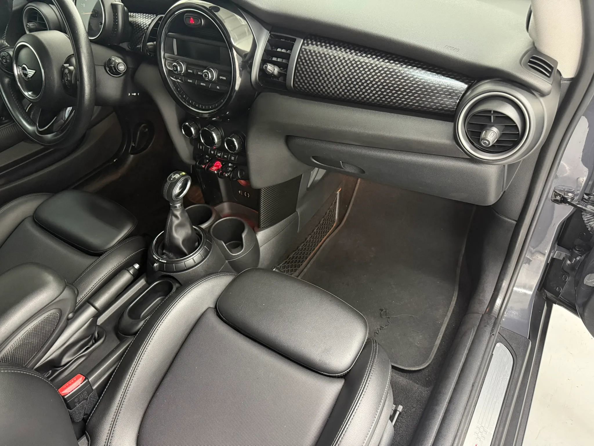 Used 2015 MINI Cooper S image 26