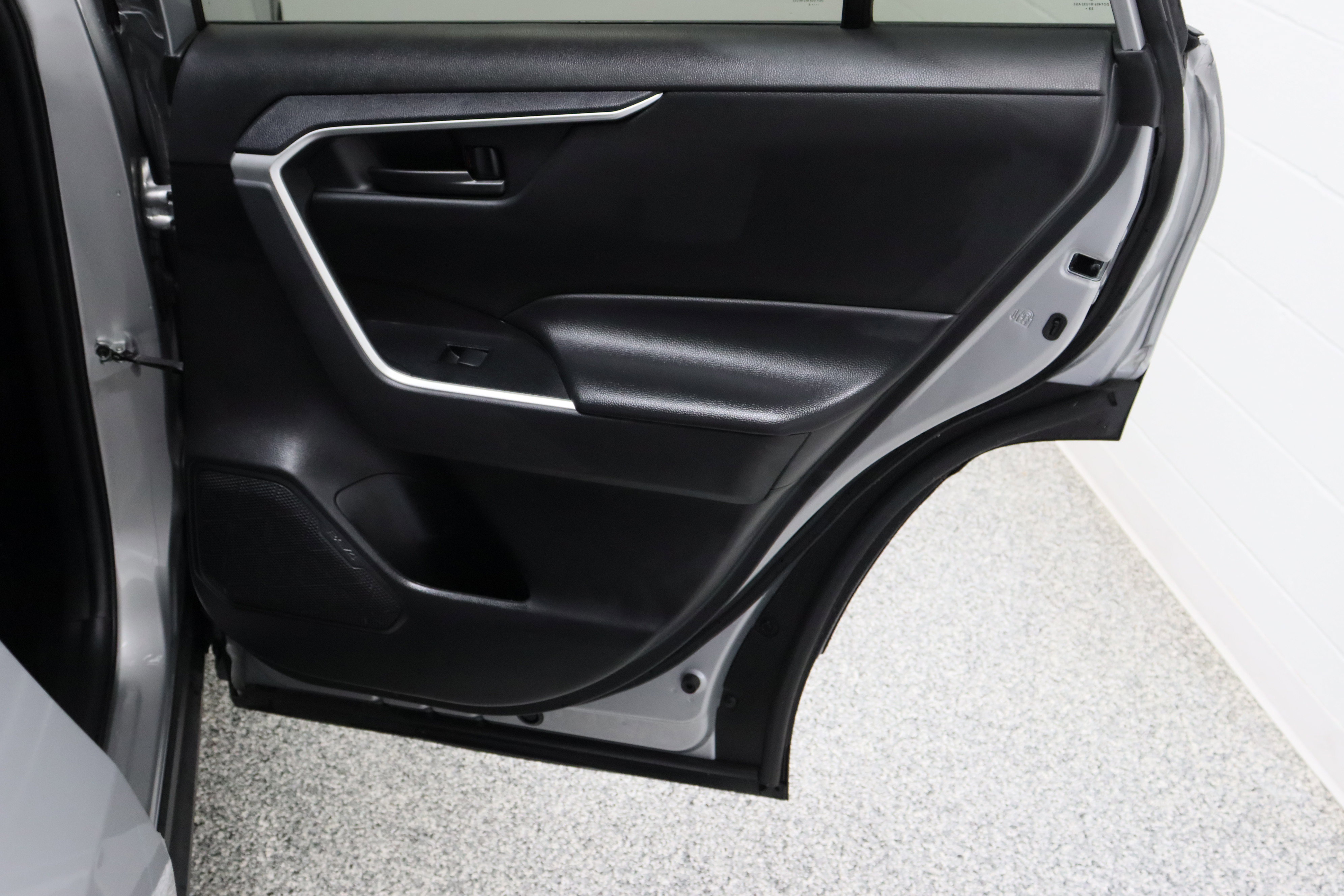 Used 2024 Toyota RAV4 LE image 29