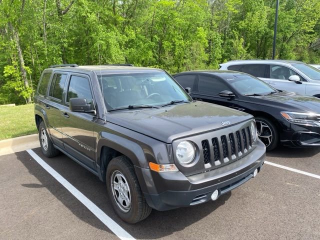 Used 2017 Jeep Patriot Sport w/ Power Value Group image 2