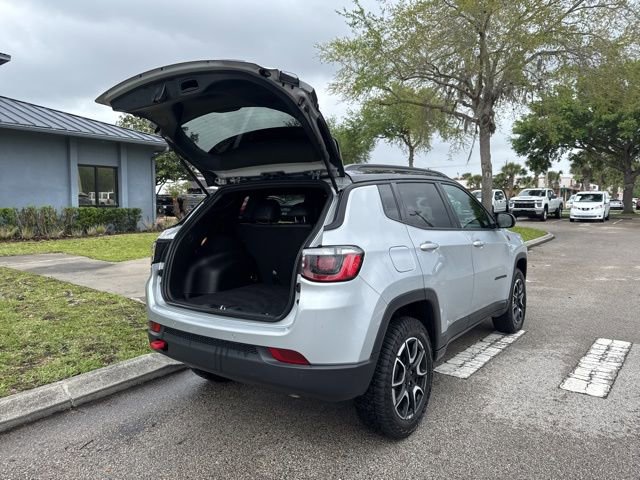 Used 2024 Jeep Compass Trailhawk image 18