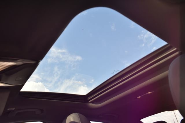 Used 2021 BMW 330i Sedan RWD image 7