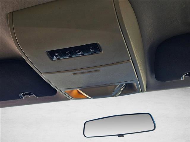 Used 2014 Dodge Grand Caravan SXT w/ Rear Park Assist Package FWD image 19