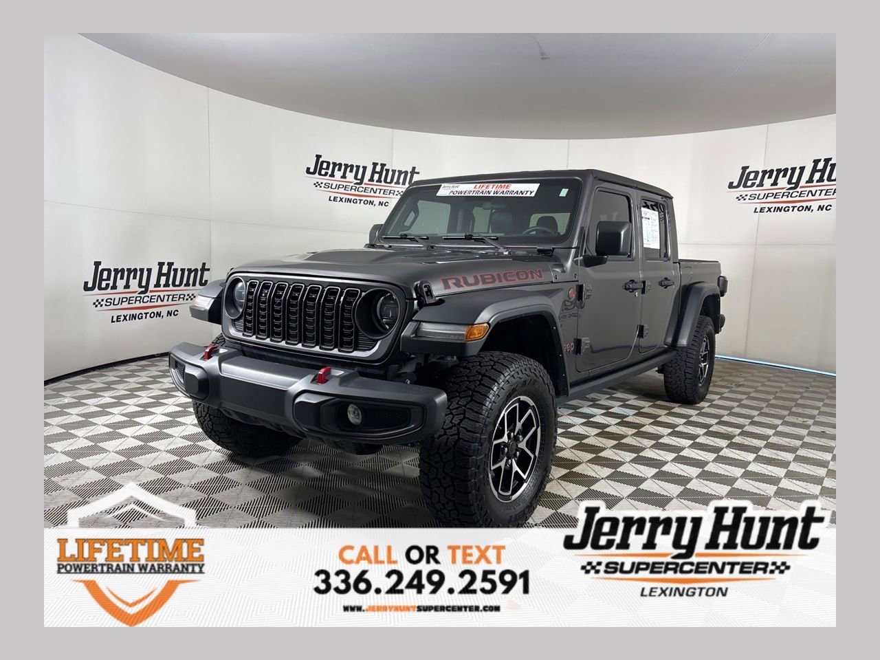 Used 2024 Jeep Gladiator Rubicon w/ Convenience Group AWD/4WD image 1