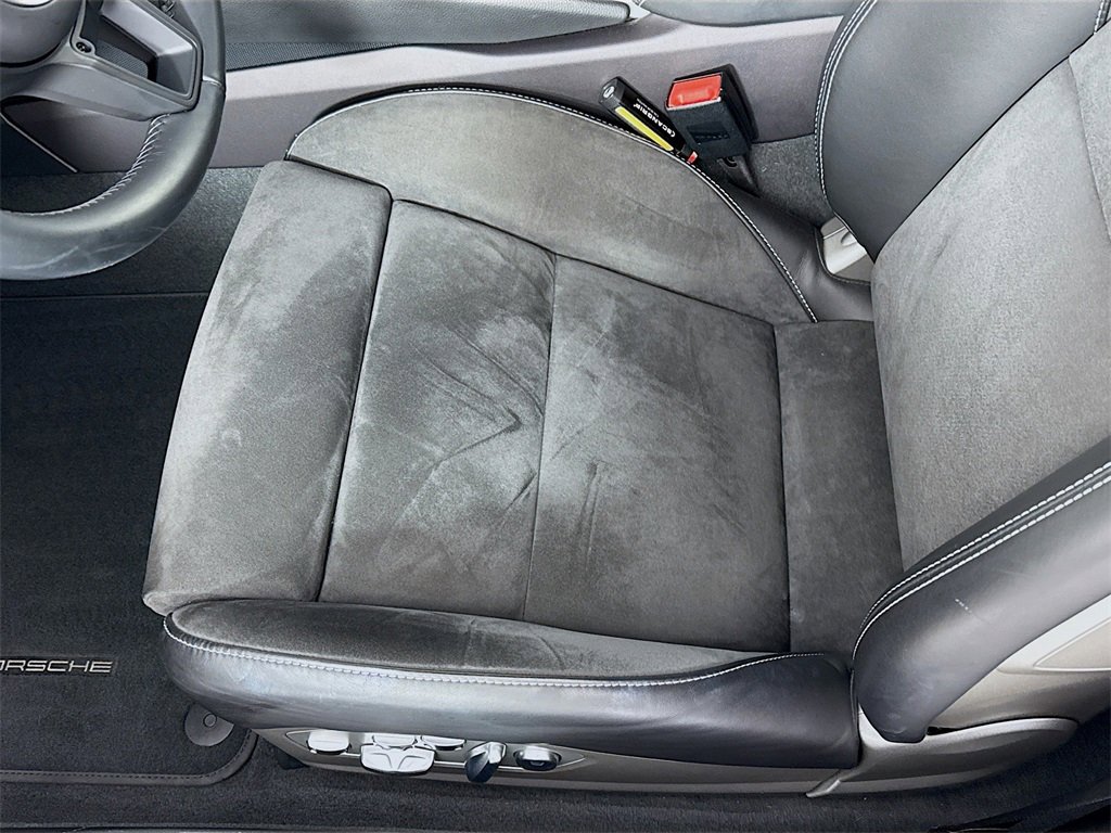 Used 2020 Porsche 718 Cayman GT4 image 17