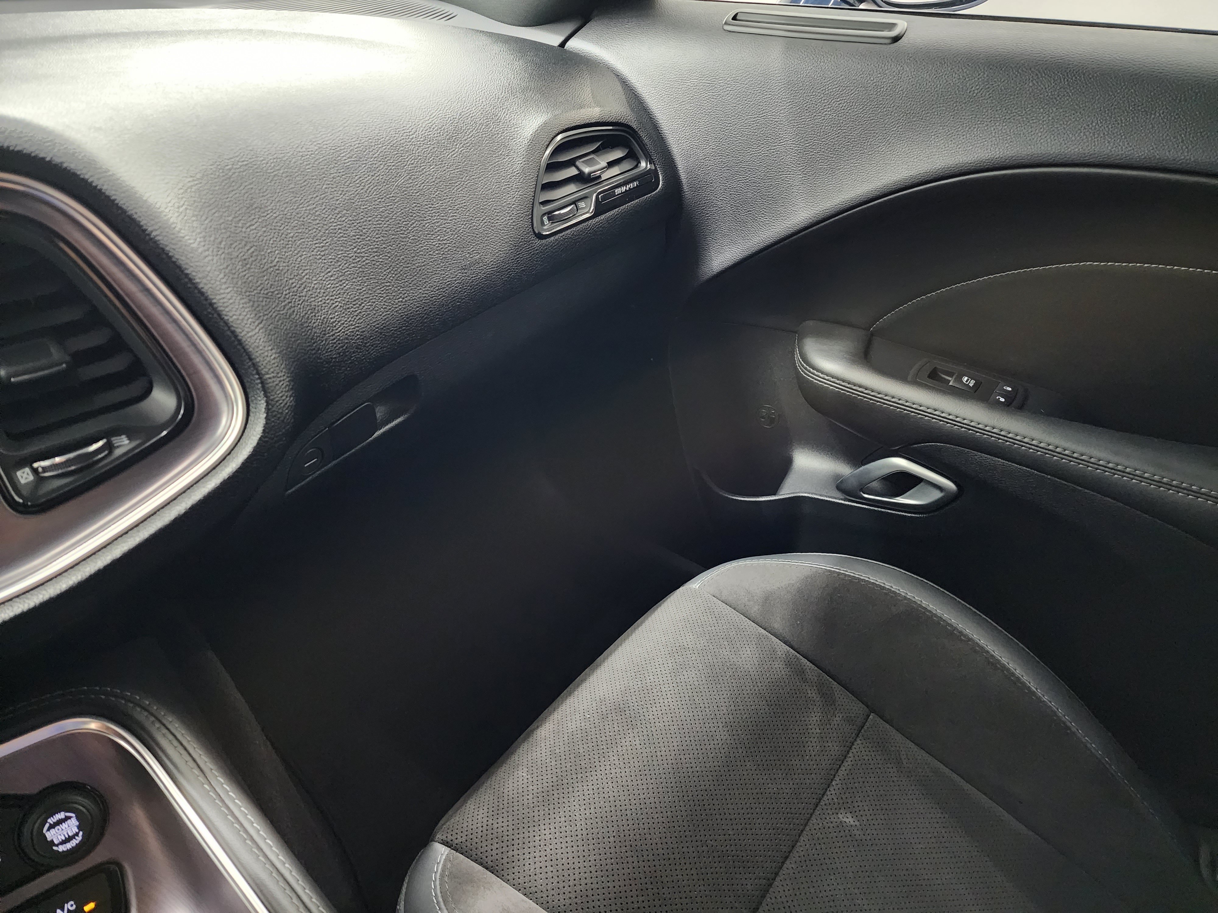 Used 2017 Dodge Challenger R/T Scat Pack RWD image 12