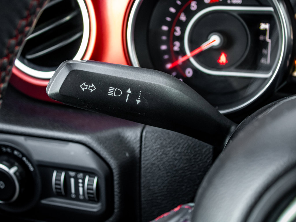 Used 2018 Jeep Wrangler Unlimited Rubicon image 31