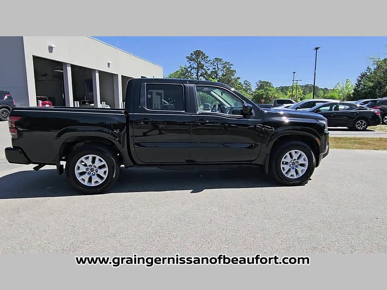 Used 2023 Nissan Frontier SV w/ SV Convenience Package image 34