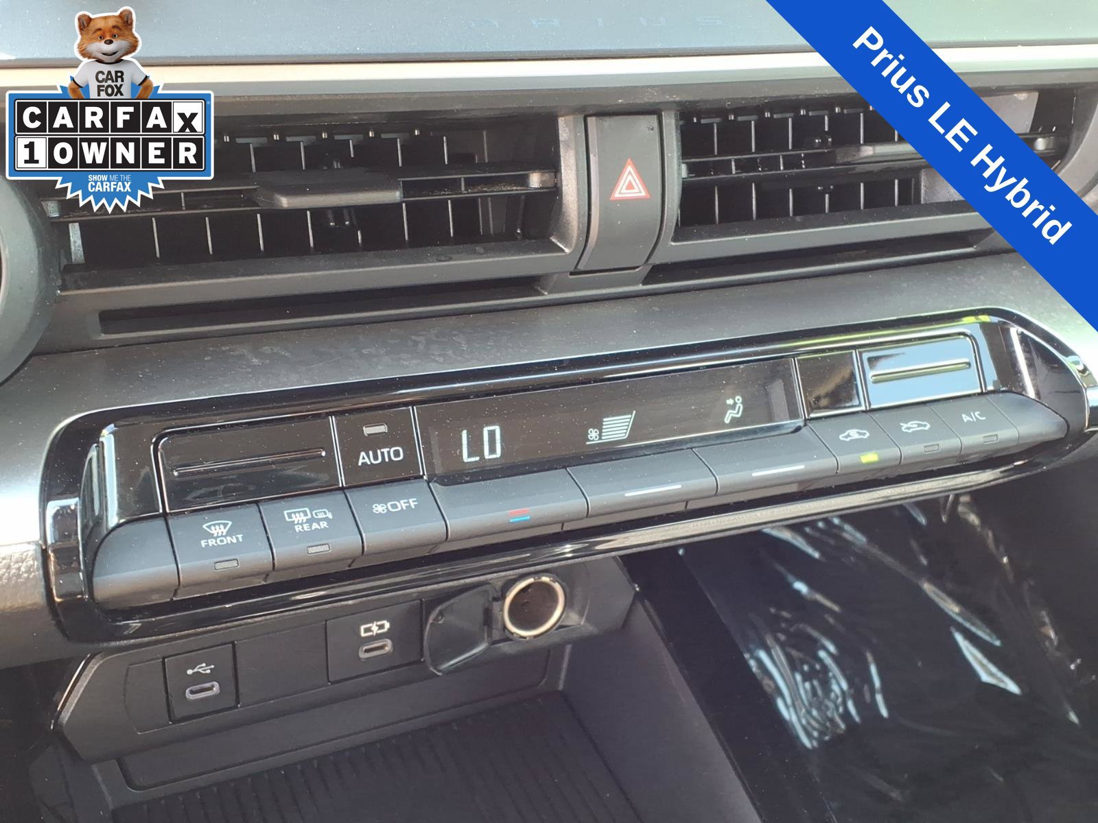 Used 2024 Toyota Prius LE FWD image 19