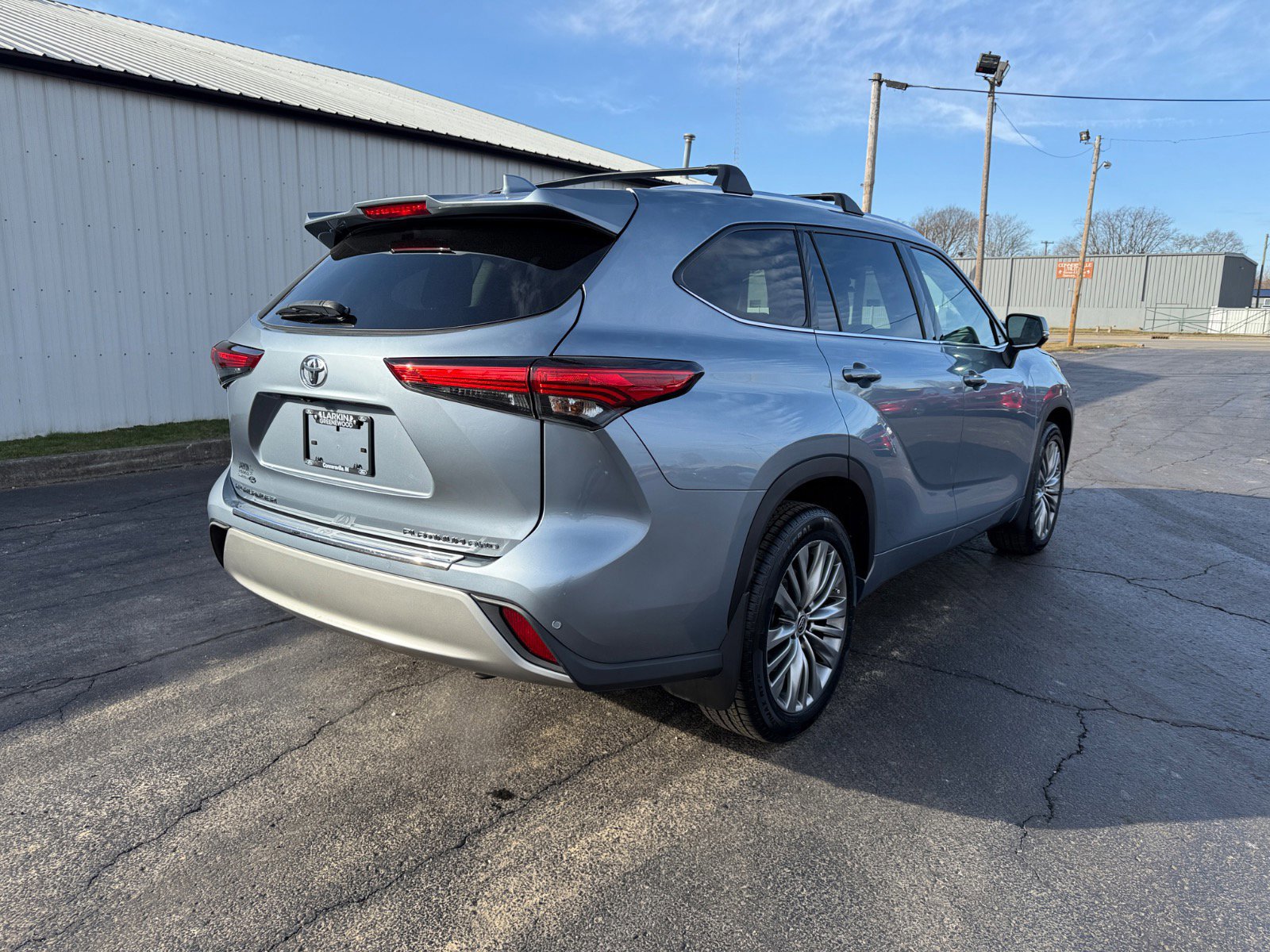 Used 2020 Toyota Highlander Platinum image 3