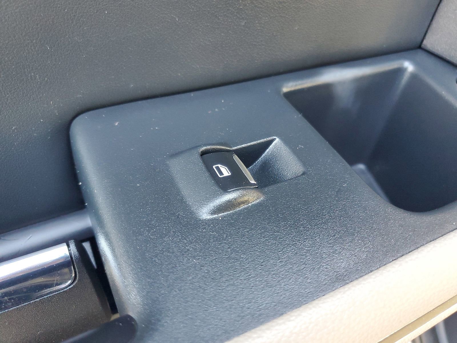 Used 2022 Ford Expedition XLT image 18