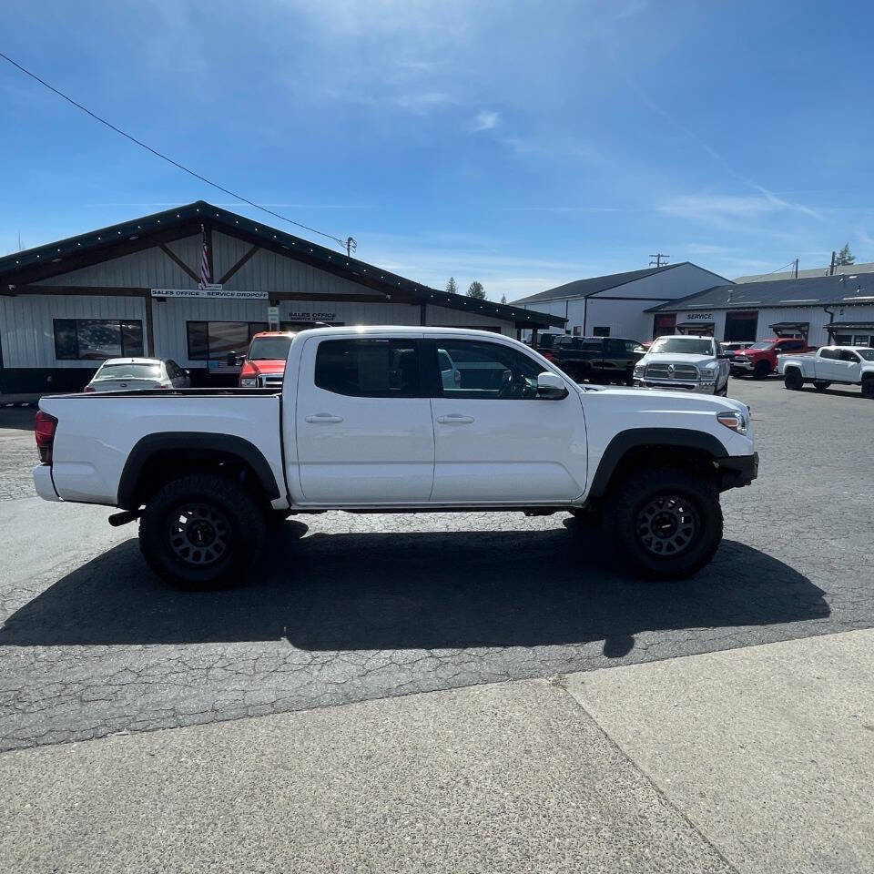Used 2019 Toyota Tacoma TRD Off-Road AWD/4WD image 6