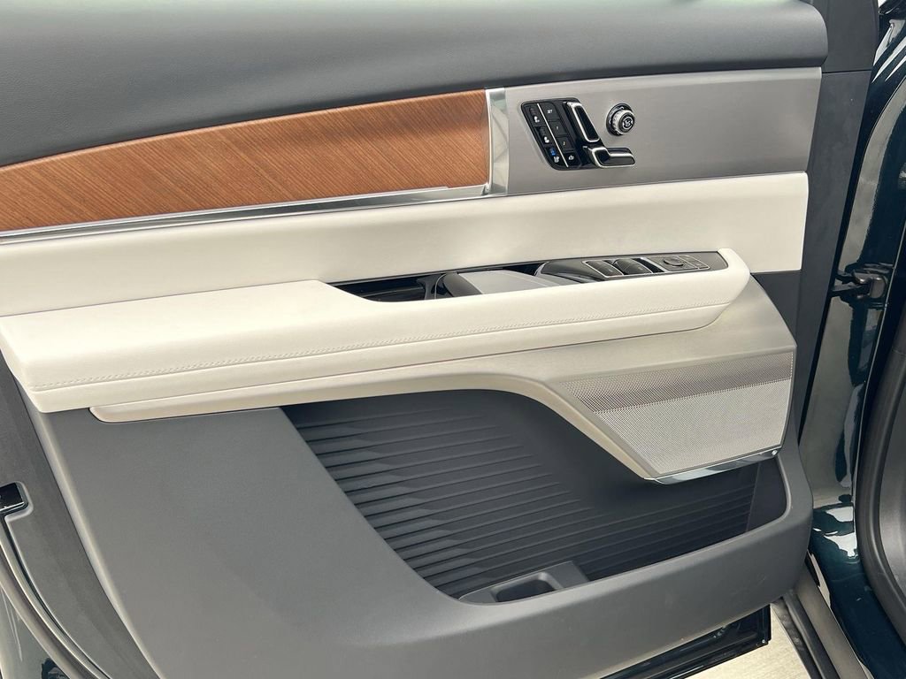 New 2026 Cadillac Vistiq Luxury image 10