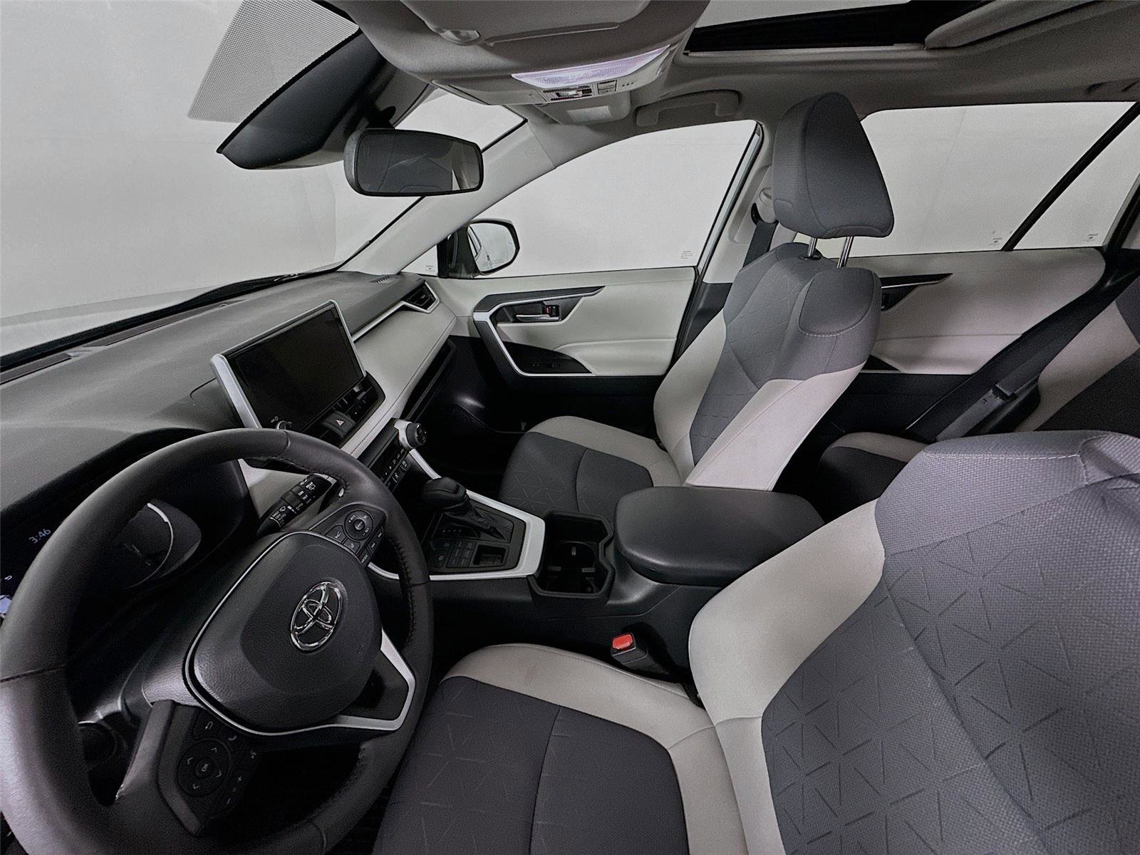 Used 2023 Toyota RAV4 XLE w/ Convenience Package AWD/4WD image 5