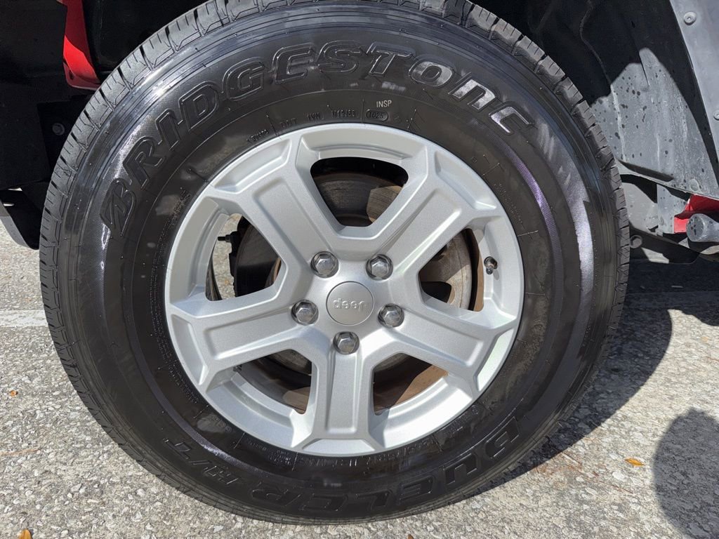 Used 2021 Jeep Wrangler Sport S image 31