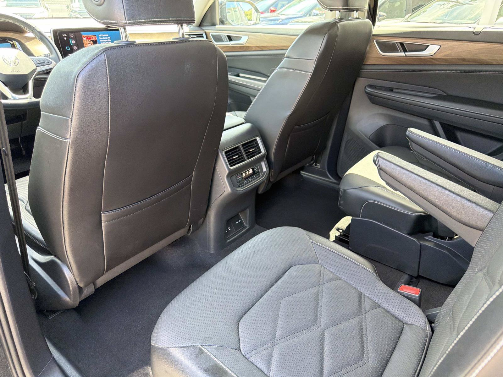 Used 2024 Volkswagen Atlas SE FWD image 10