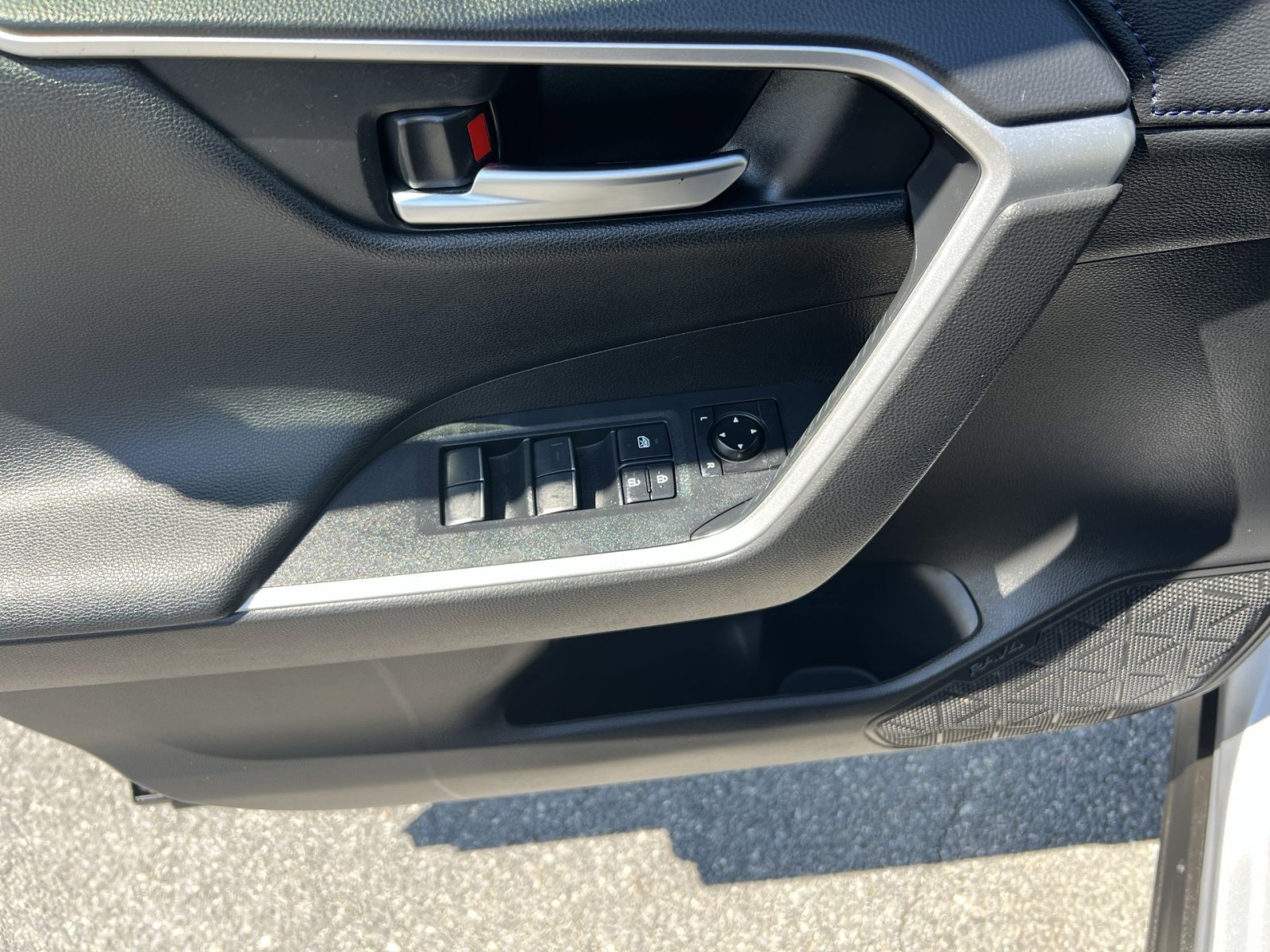 Used 2020 Toyota RAV4 XSE AWD/4WD image 23