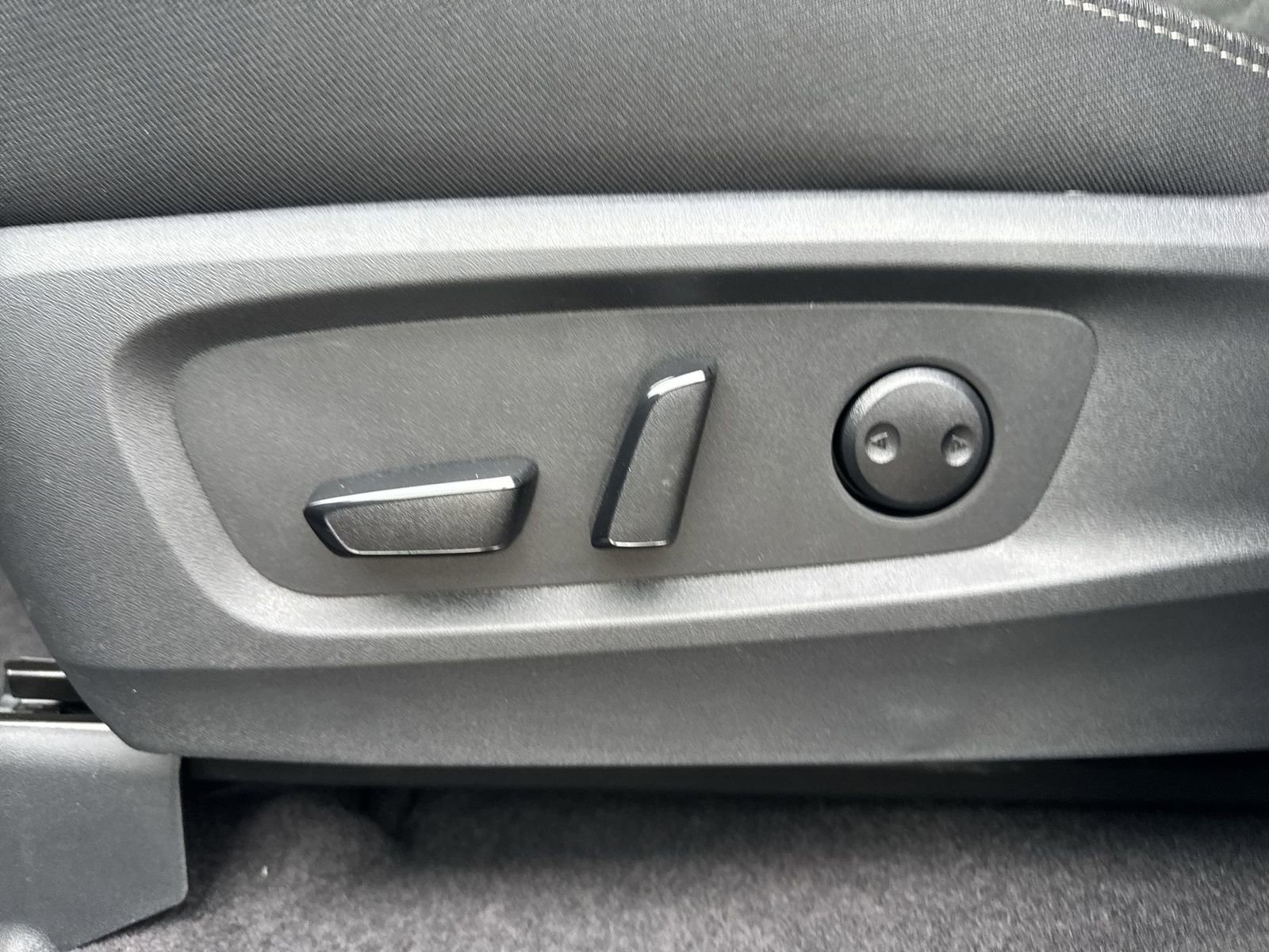 New 2026 Nissan Pathfinder SV image 25