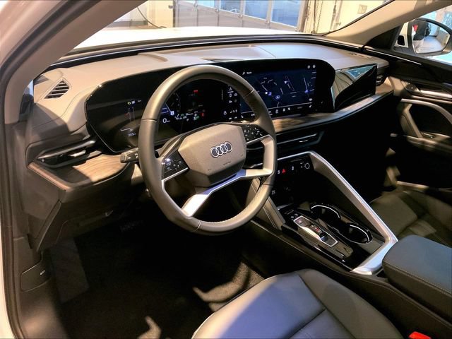 Certified 2025 Audi Q5 Premium w/ Convenience Package AWD/4WD image 4