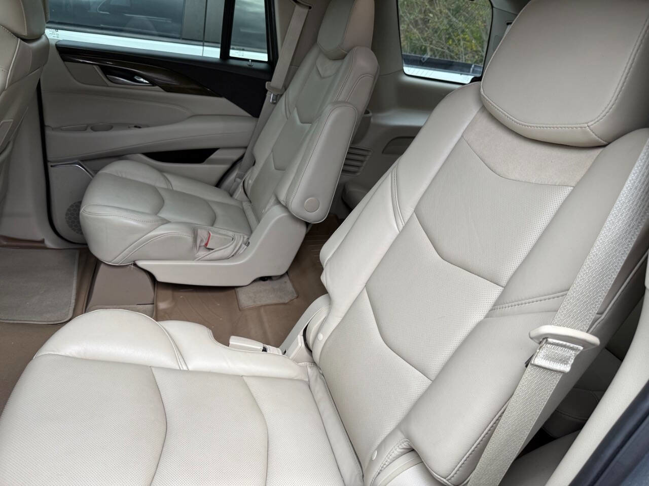Used 2018 Cadillac Escalade Luxury image 10
