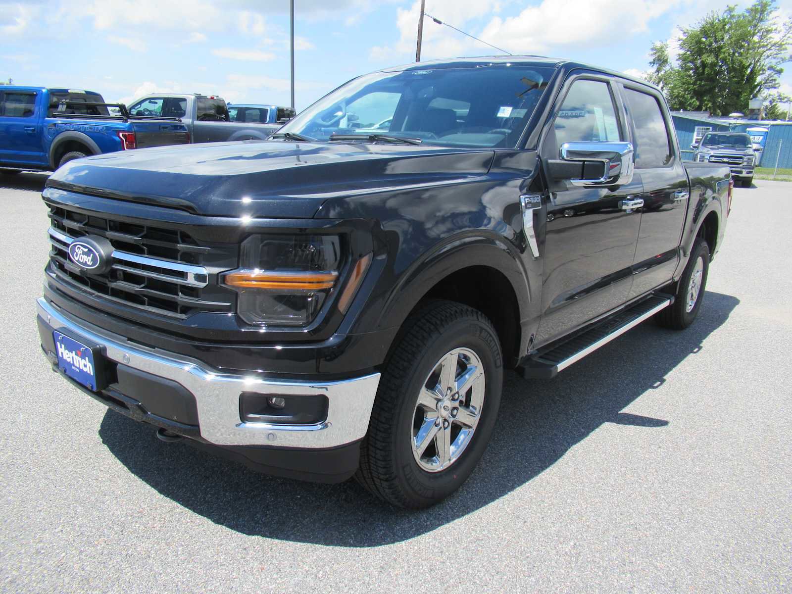 New 2025 Ford F150 XLT w/ Equipment Group 302A MID