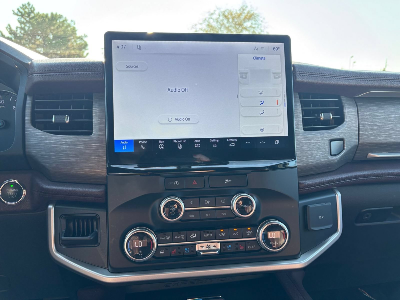 Used 2024 Ford Expedition Max Limited RWD image 19