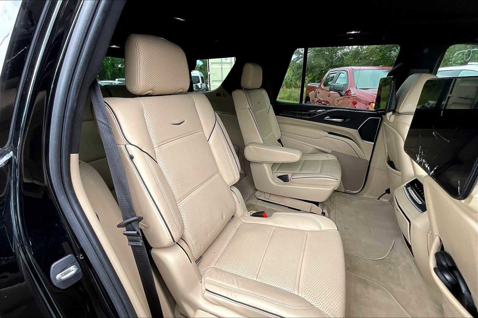 Used 2021 Cadillac Escalade Premium Luxury w/ Driver Assist Tech Package image 25