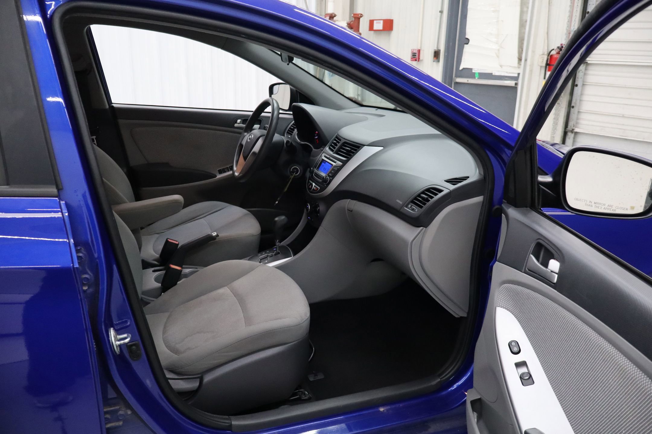 Used 2014 Hyundai Accent GLS FWD image 29