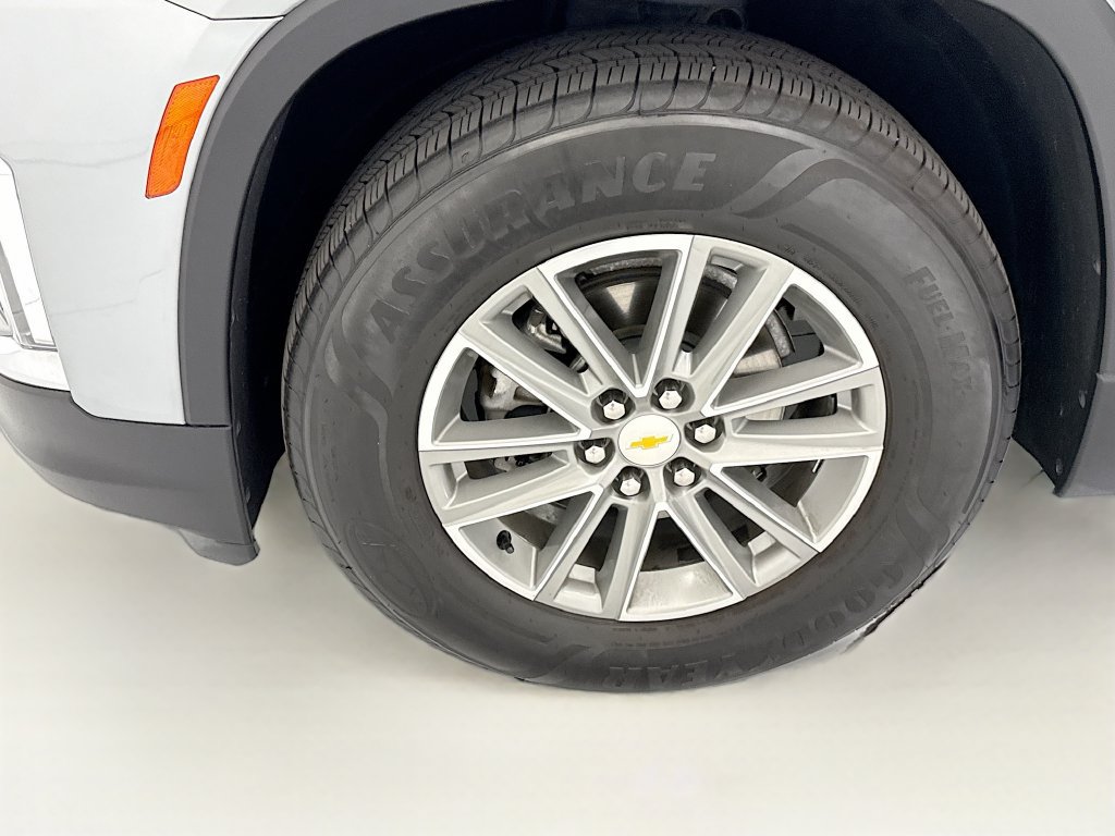 Used 2023 Chevrolet Traverse LT FWD image 28