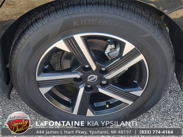 Used 2025 Nissan Sentra SV image 7