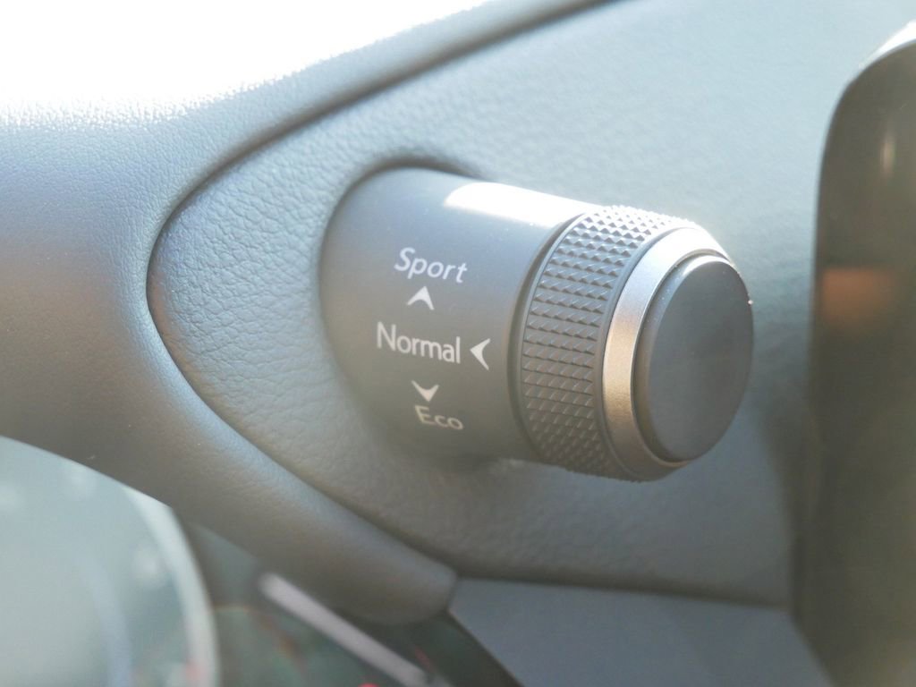 Certified 2025 Lexus ES 350 w/ Premium Package image 27