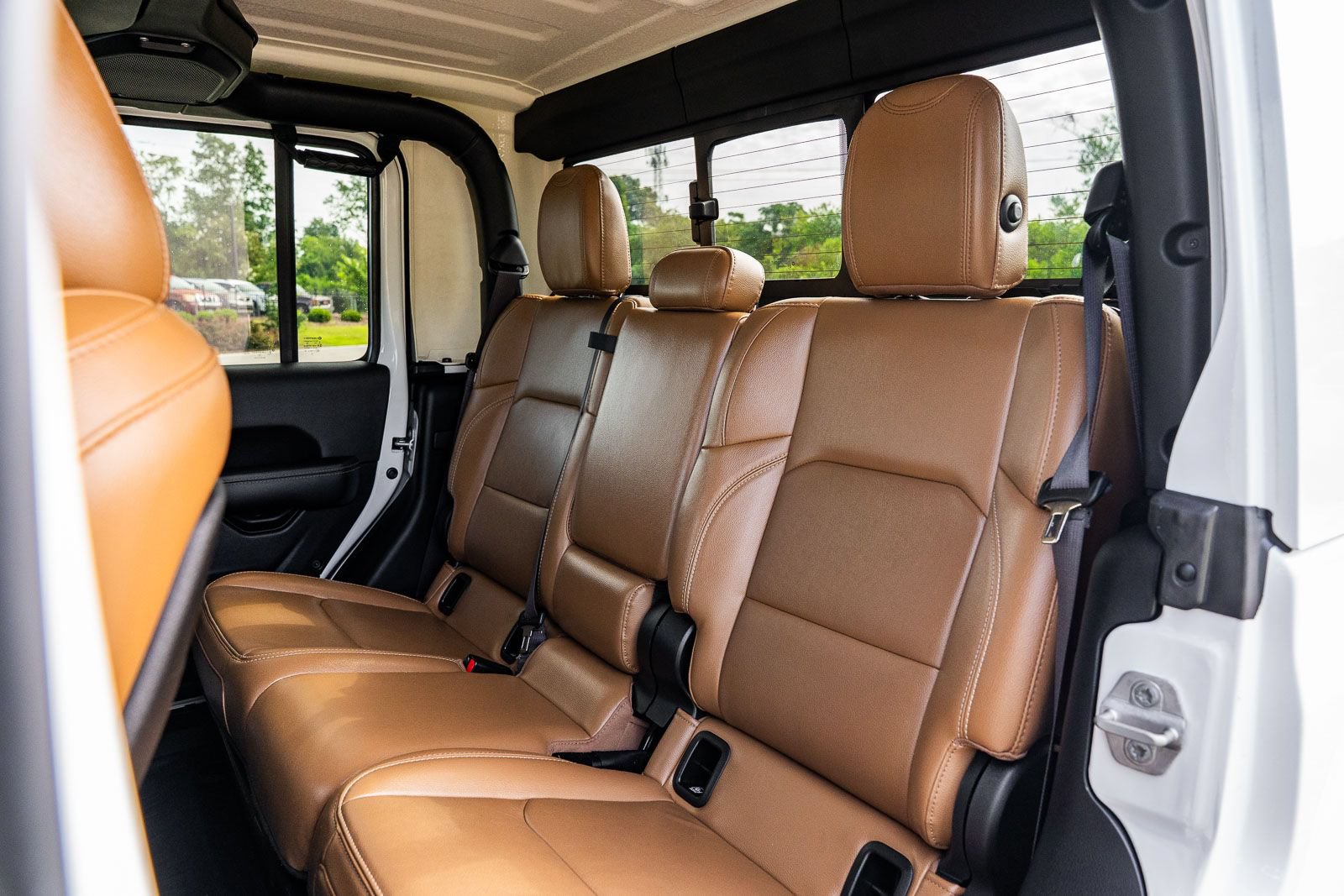 Used 2022 Jeep Gladiator Rubicon w/ LED Lighting Group AWD/4WD image 19