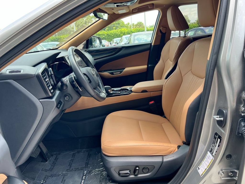 Certified 2025 Lexus NX 250 FWD w/ Accessory Package (Z1) image 12