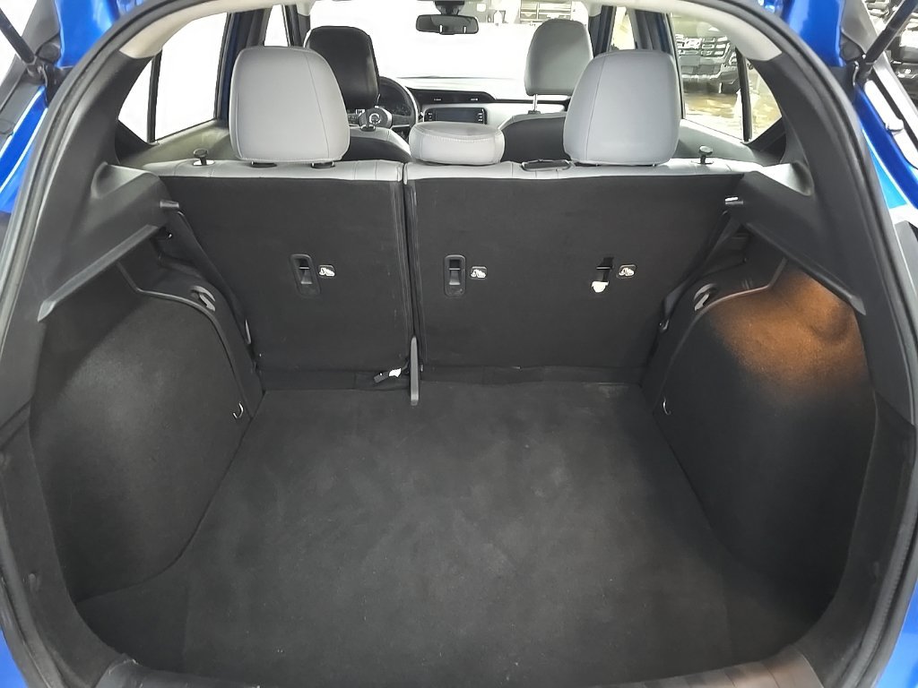 Used 2021 Nissan Kicks SR FWD image 12
