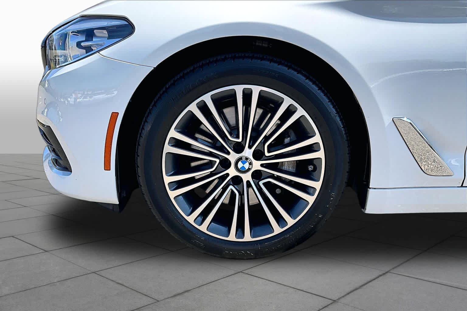 Used 2018 BMW 530i w/ Premium Package RWD image 10