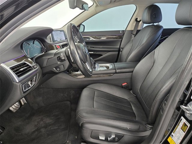 Used 2016 BMW 740i image 10