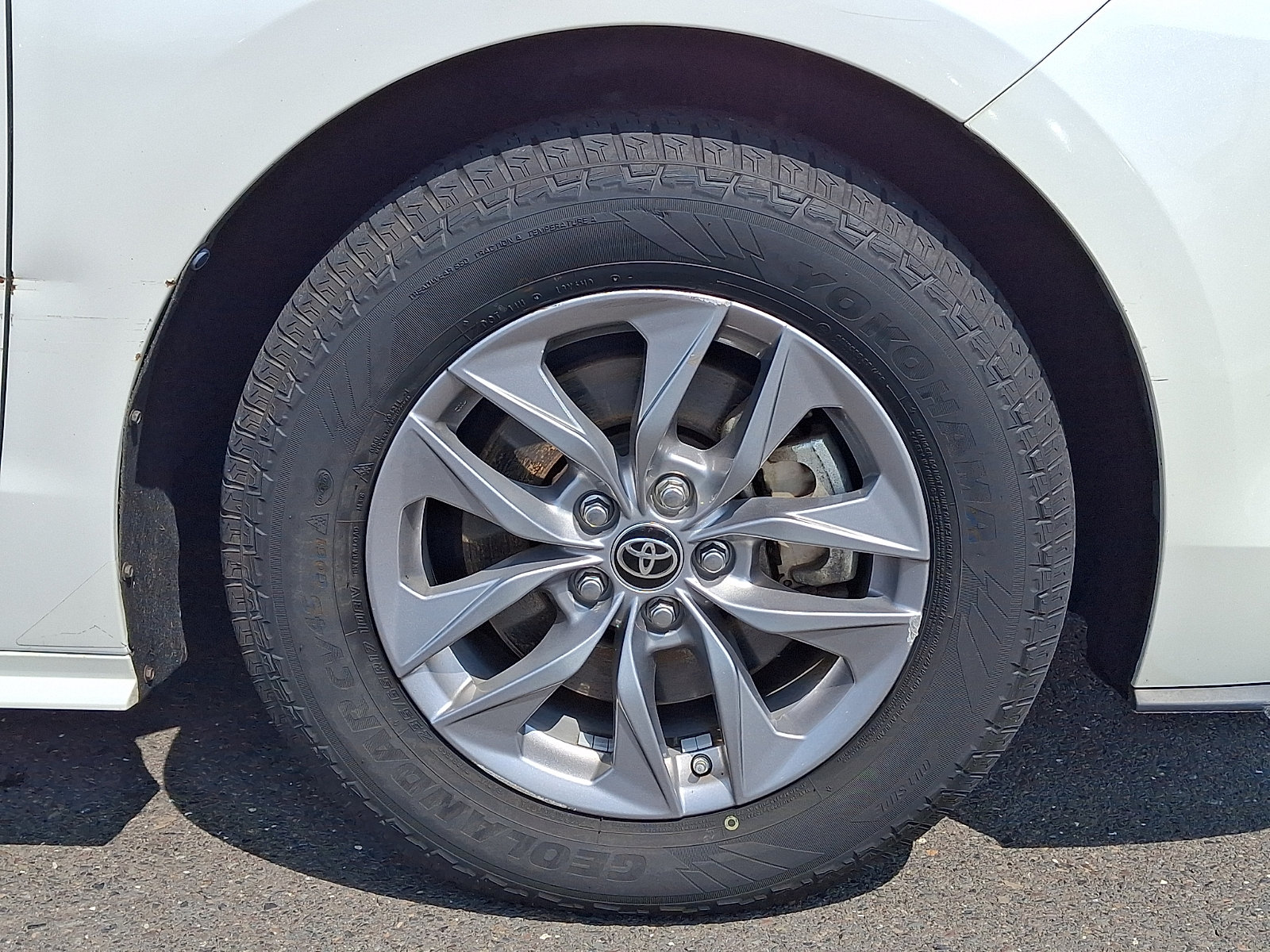 Used 2021 Toyota Sienna XLE AWD/4WD image 8