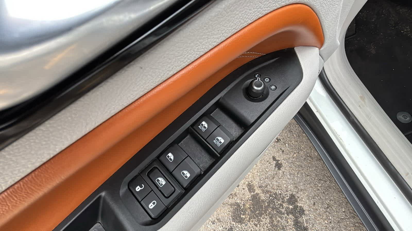 Used 2022 Jeep Compass Limited image 23