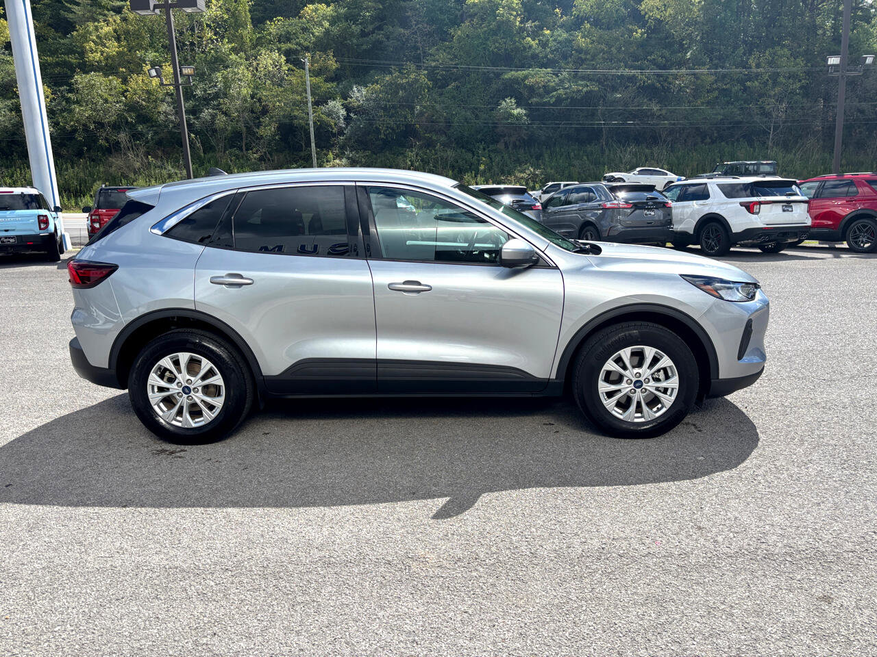 Used 2023 Ford Escape Active w/ Tech Pack #2 image 6