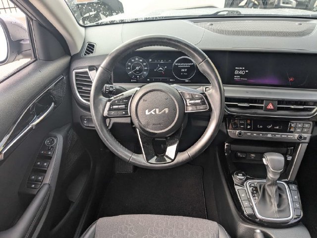 Certified 2024 Kia Seltos X-Line AWD/4WD image 16