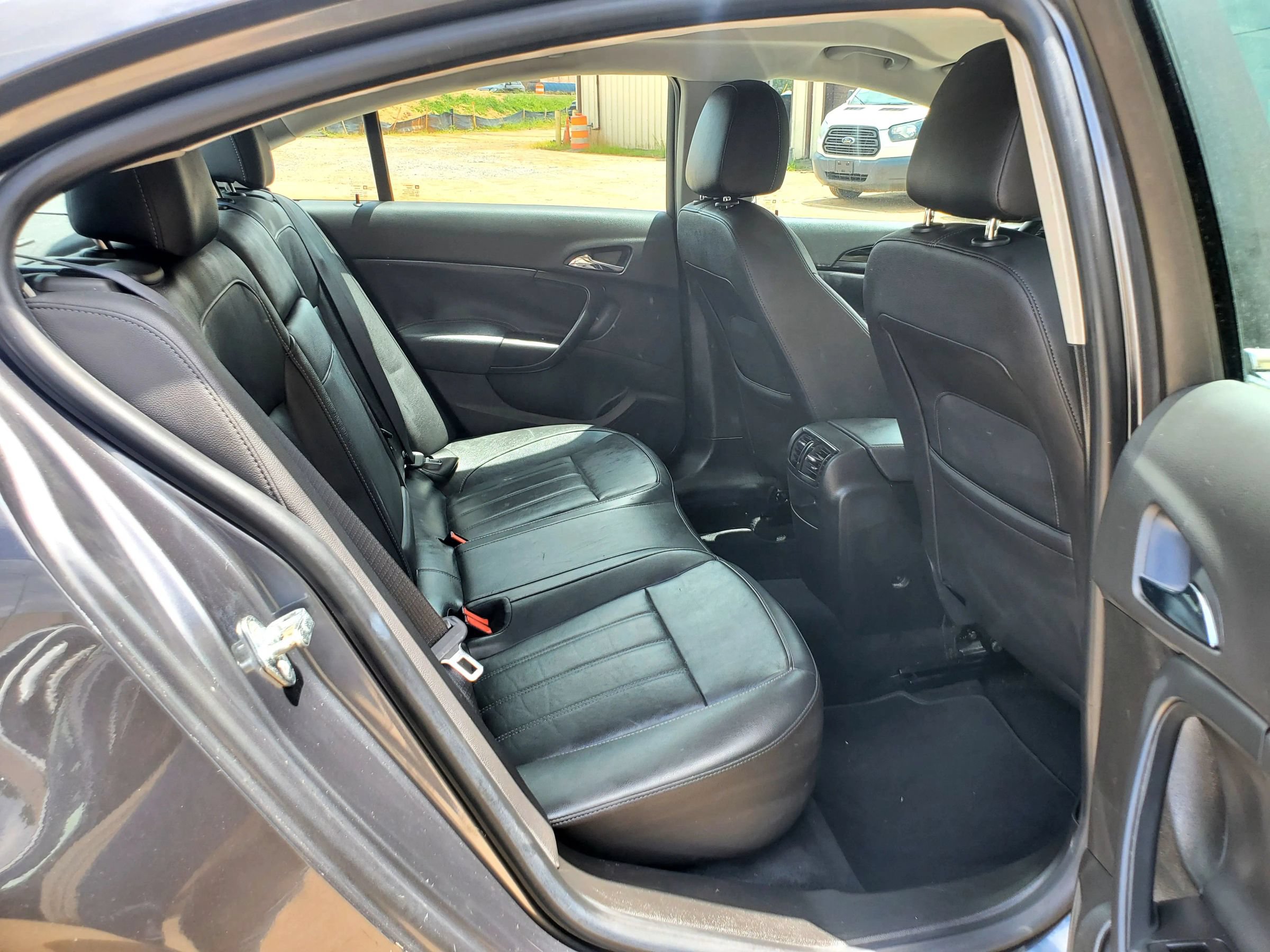 Used 2011 Buick Regal CXL FWD image 30