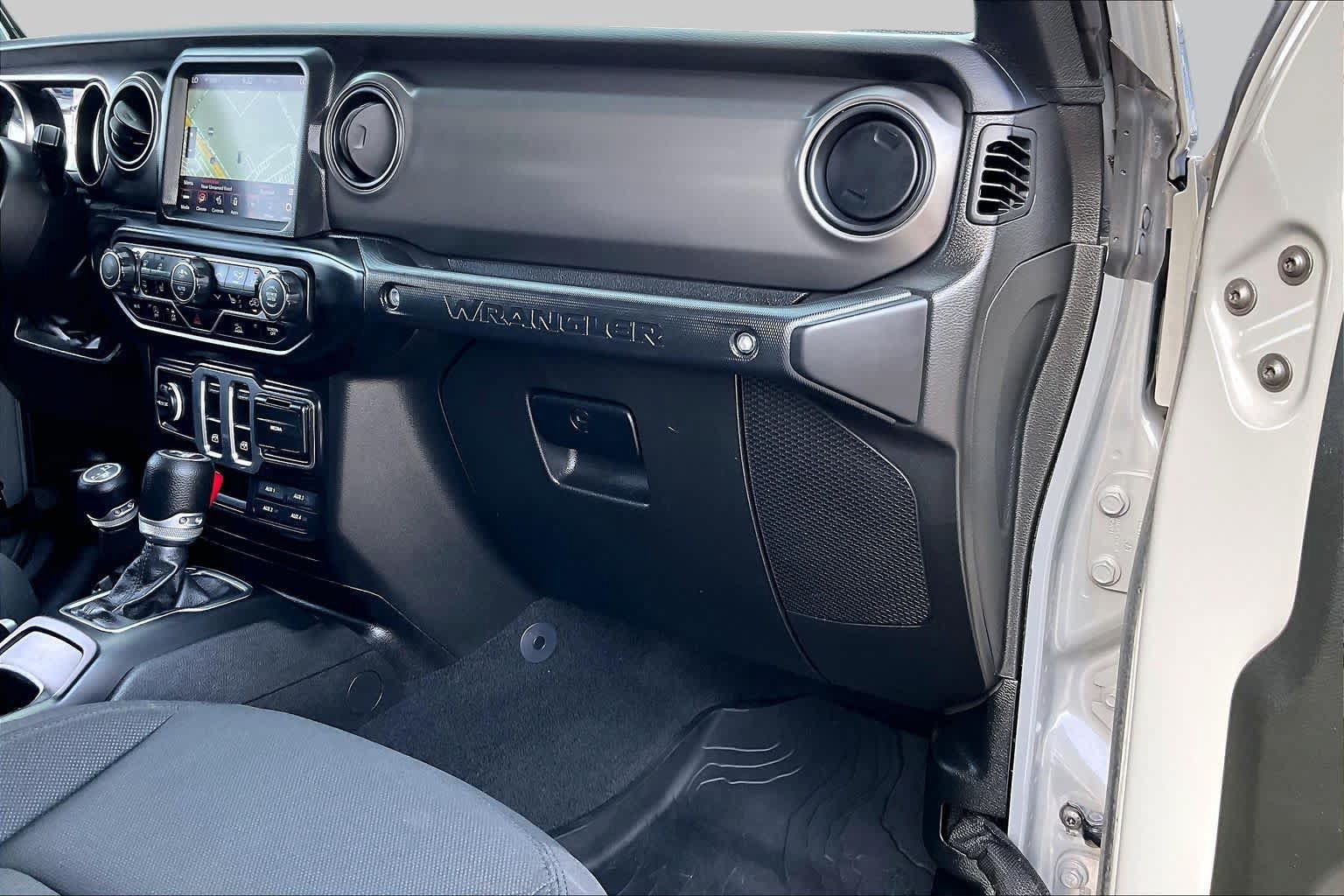 Used 2022 Jeep Wrangler Sport AWD/4WD image 16