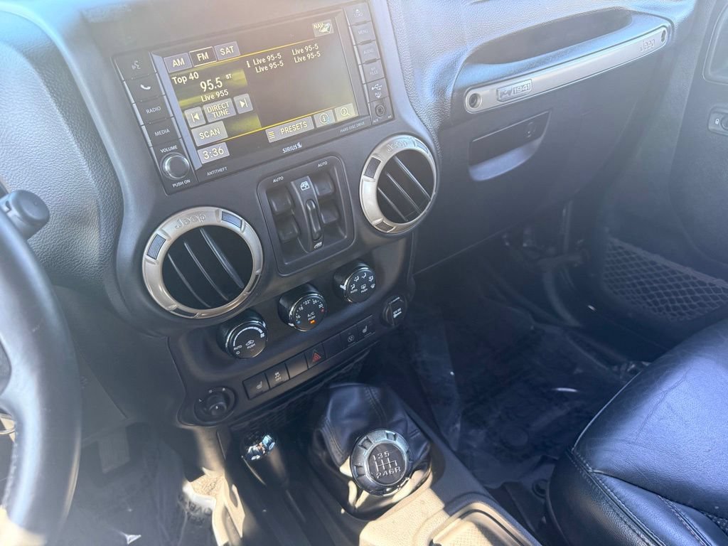 Used 2016 Jeep Wrangler Unlimited Sahara AWD/4WD image 23